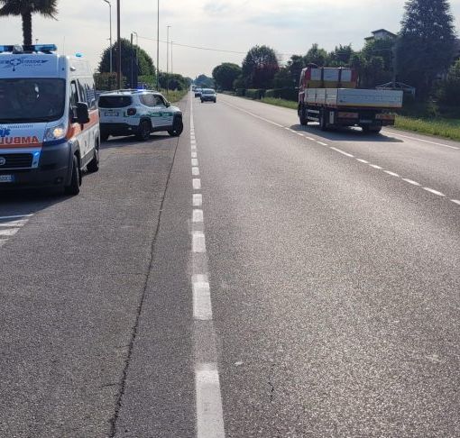 Curiosi guardano l’incidente sulla statale 11 a Boffalora Ticino e causano due tamponamenti a catena