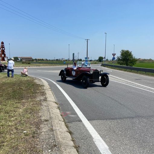 Pieve del Cairo: le immagini del passaggio della Mille Miglia
