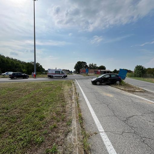 Sartirana: incidente tra auto sulla provinciale 194, soccorse 2 persone