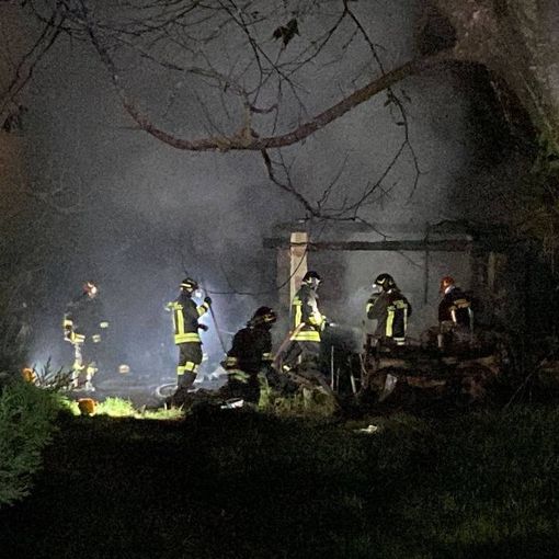 Casteggio: incendio in un capannone, sul posto i Vigili del fuoco di Voghera e Mede