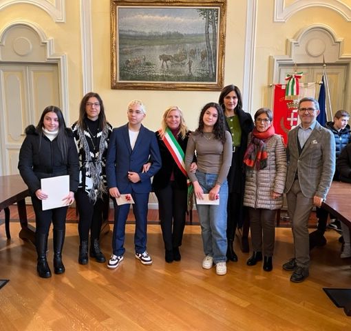 Mede: in aula consiliare consegnate 3 borse di studio