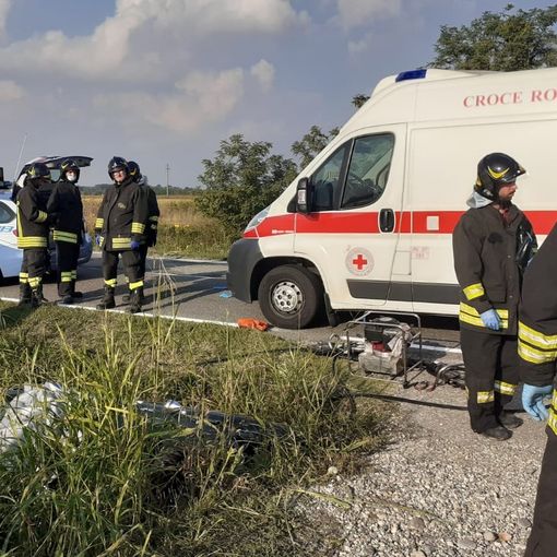 Albonese: tragico schianto con un'auto d'epoca, muore 82enne, gravemente ferita la compagna