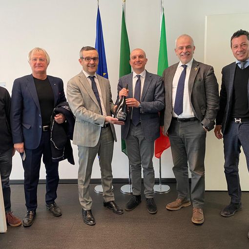 Enoteca regionale di Cassino Po, a palazzo Lombardia l’incontro tra l’assessore Bolognini e i vertici della struttura
