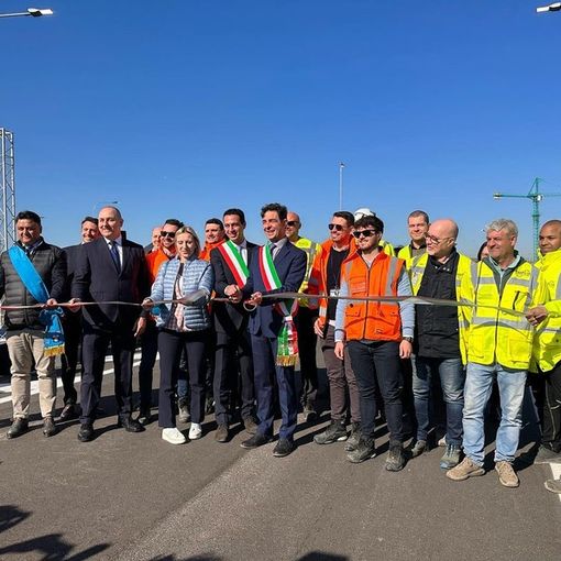 Inaugurato il collegamento stradale Lainate-Rho: «Passo avanti per l'ampliamento della A8»