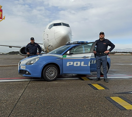 Scoperto a Malpensa l'automobilista che ha danneggiato la scalinata della Trinità dei Monti a Roma