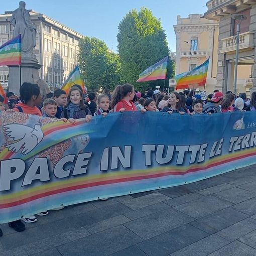 Marcia della pace a Novara, oltre duemila bambini