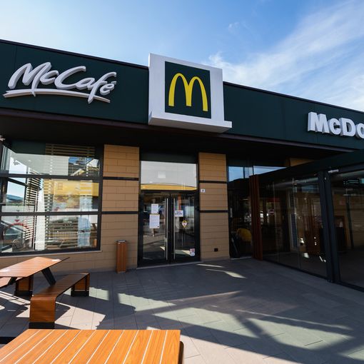 McDonald’s apre un nuovo ristorante a Paullo, nel locale lavoreranno 45 persone