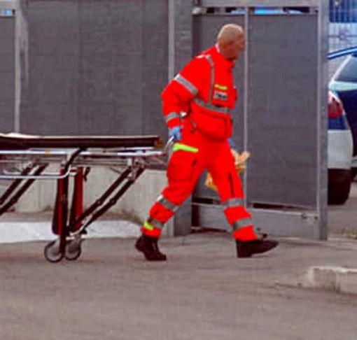 Morto l’operaio 25enne schiacciato ieri a Trezzano: era al suo primo giorno di lavoro