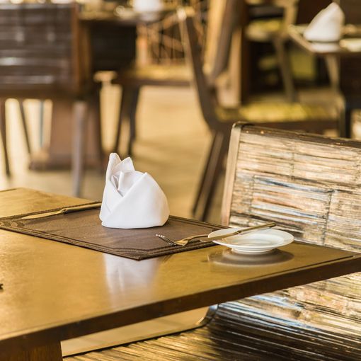 Mangiare da soli in un ristorante? alcuni consigli su come cenare da soli e divertirsi la sera