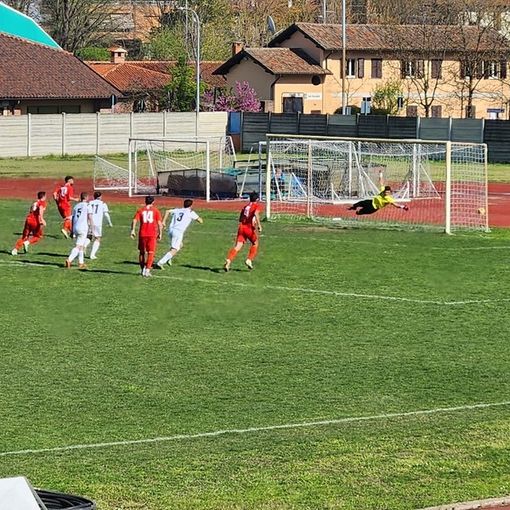 Appassionante la sfida playoff con l'Oltrepo (qui il 2-0 di Pedrabissi oggi su rigore contro la Virtus Binasco) a braccetto di Solbiatese e Club Milano al terzo posto a -8 dal Pavia secondo