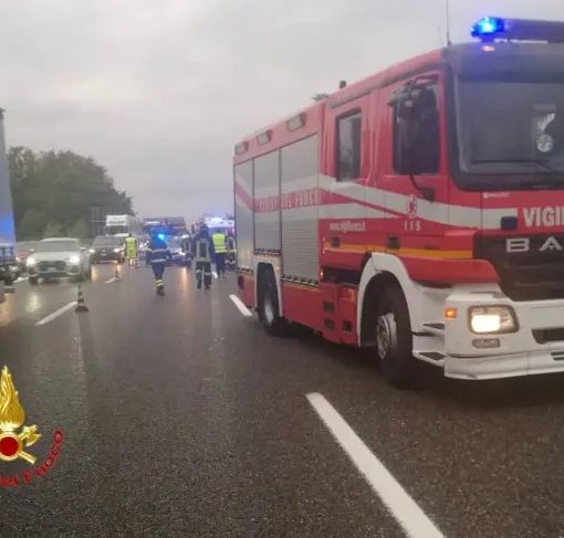 Tamponamento con feriti e code sull'autostrada A9
