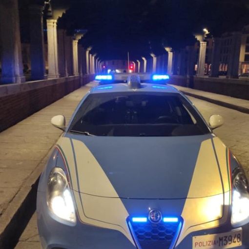 Pavia: fugge con l'auto rubata, inseguito e arrestato dalla Polizia