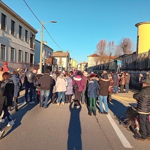 Pieve del Cairo: grande successo per il Presepe vivente con protagonisti i bambini della scuola d'infanzia. Le immagini