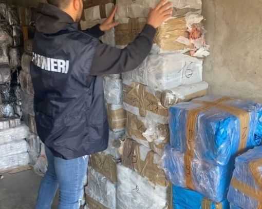 Redavalle: oltre 12 quintali di hashish nascosti tra cipolle e patate, sequestrata droga per un valore di 11 milioni di euro. Arrestate 3 persone