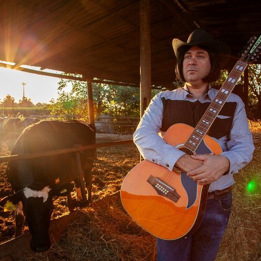 Ruggero de I Timidi dal vivo al &quot;Cowboys Guest Ranch&quot; di Voghera in versione country