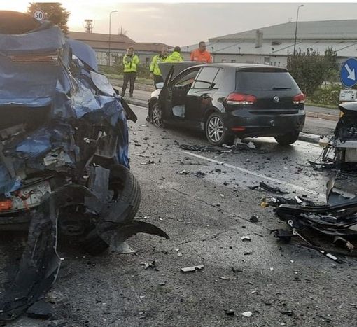La auto dopo lo scontro in viale Forlanini a Milano