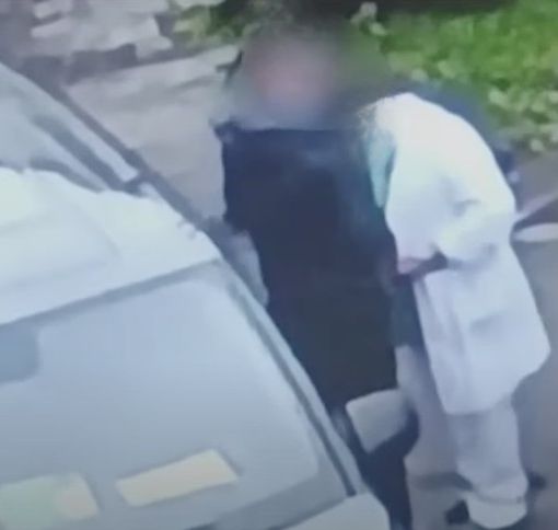 Corruzione all’obitorio di Saronno, il tariffario: 50 euro per vestire o radere una salma