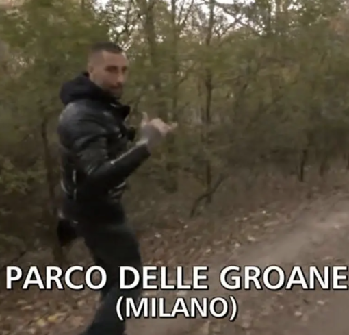 L'inviato di &quot;Striscia&quot; Brumotti in missione nel Parco Groane a Solaro: minacciato col machete