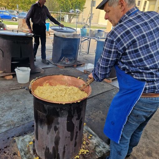 Atmosfera natalizia alla Sagra della Polenta per i primi due weekend di dicembre: la festa impreziosisce il Villaggio di Natale di Peschiera Borromeo