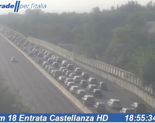 La coda vista dalle webcam di Autostrade per l'Italia