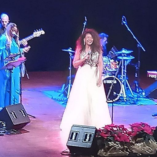 Mede, la guest star Sherrita Duran emoziona il pubblico del Teatro Besostri