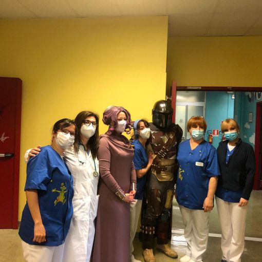 Vigevano: i protagonisti di Star Wars Day in visita al reparto di pediatria del civile