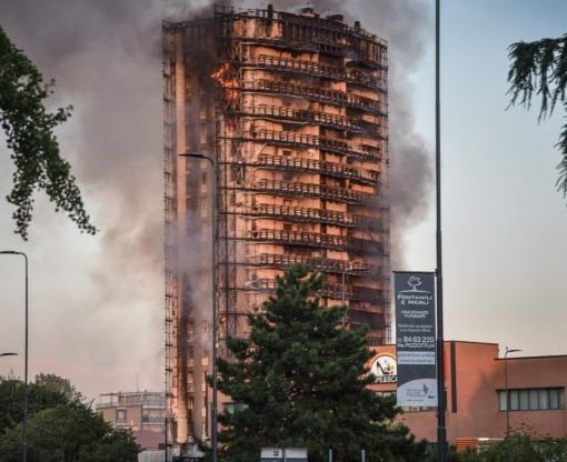 Milano: grattacielo andato a fuoco, sequestro conservativo di 25 milioni di euro
