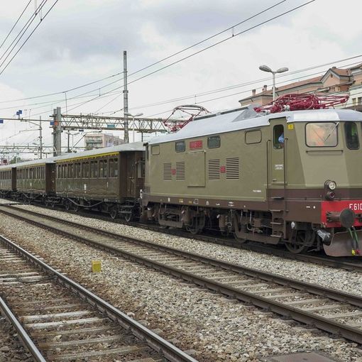 Da Milano verso il Lago Maggiore a bordo di un treno storico appena restaurato