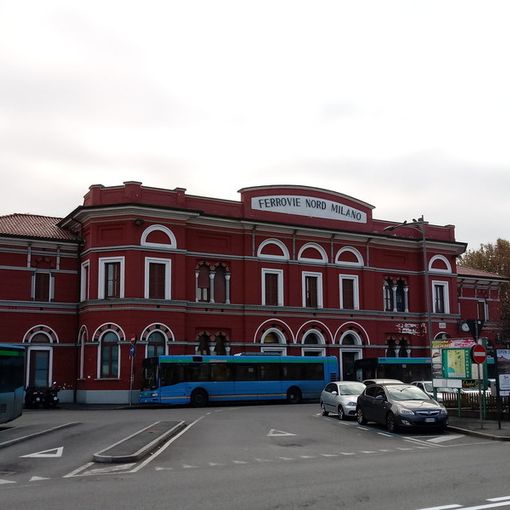 Un uomo di 56 anni muore davanti alla stazione di Varese
