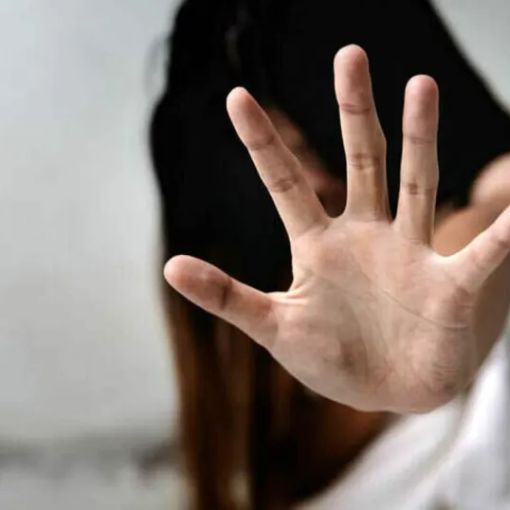 Aggredisce la moglie, 31enne arrestato nel Pavese