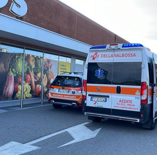 Gavirate, si sente male al supermercato: lo salva una dottoressa intenta a fare la spesa