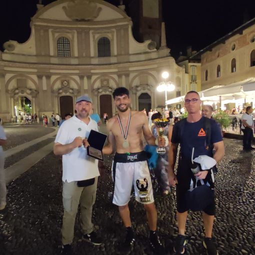 Vigevano: boxe in piazza Ducale, Alberto &quot;The Gentlemen&quot; Rizzi incanta il pubblico