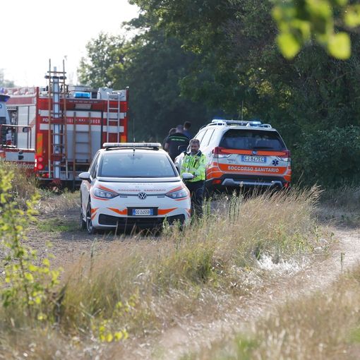 Sannazzaro: lo trovano sul fondo di un canale mentre era a pesca, muore 63enne