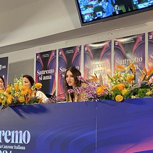 La noia di Angelina Mango conquista tutti: “Ci vuole coraggio a vedere le cose positive della vita”