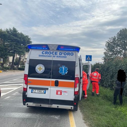 Garlasco: tamponamento tra auto in via Da Vinci, soccorse 5 persone