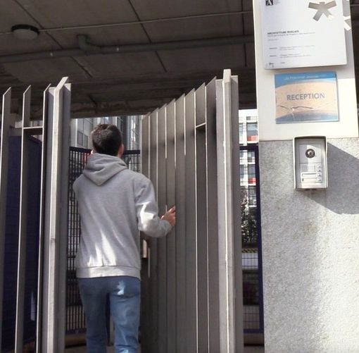 Studentessa stuprata in stanza: l’aggressore entrato dall’esterno, la polizia cerca una persona di colore