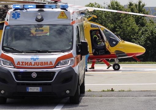 Tragico incidente sull'A26: due morti e due feriti, traffico bloccato