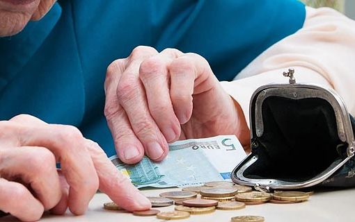 Busto Arsizio, 177mila euro sottratti ad anziani: ex contabile di servizi postali condannata a 3 anni e 6 mesi