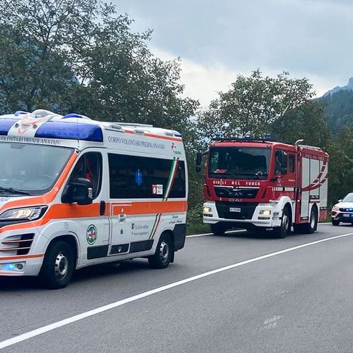 Auto contro camion nella Bergamasca: muore 61enne, grave la figlia