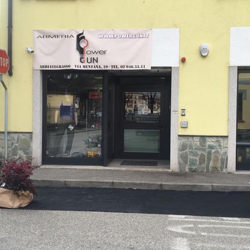 Abbiategrasso: il GRAZIE di Federica e Andrea, con un messaggio forte e chiaro. L’ARMERIA POWER GUN E’ APERTA