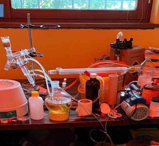Droga: in casa a Novara grande laboratorio di metanfetamina (VIDEO)