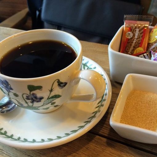Pavia, caffè negato ad anziano disabile