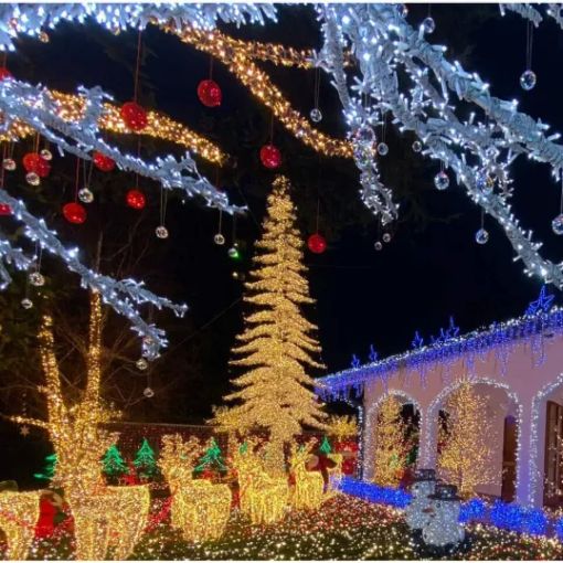A Melegnano la casa di Babbo Natale più luminosa: andate a vederla
