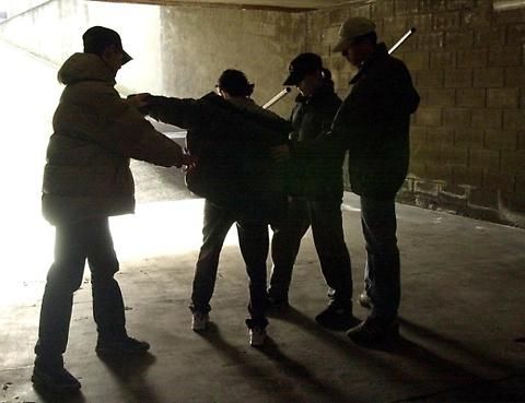 Pavia: sgominata la baby gang che colpiva i coetanei nel centro storico