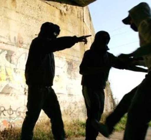 Broni: rapina aggravata ai danni di un 16enne, individuati i colpevoli