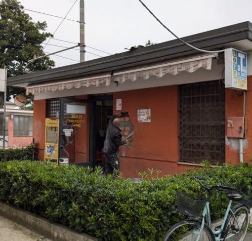 Magenta, furto al bar della stazione: denunciato un giovane