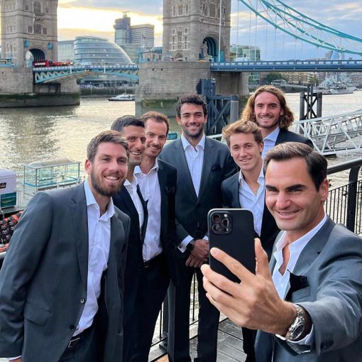 Stasera l’addio del grande Roger Federer al tennis: in doppio con Nadal