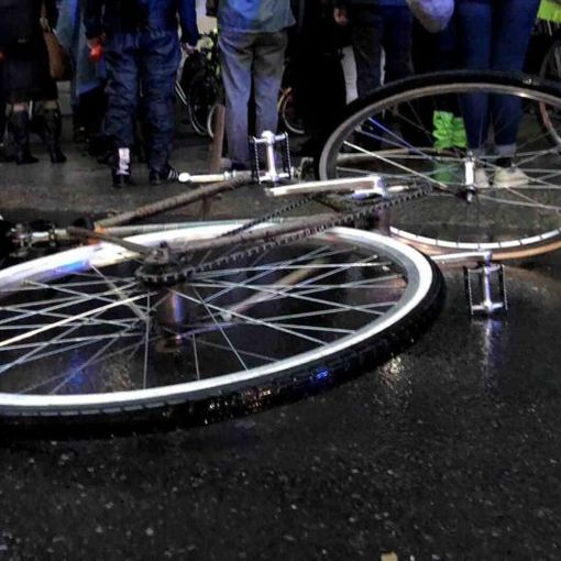 Milano, ciclista travolto e ucciso in viale Tunisia