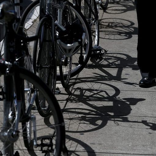 Bolzano: bambino in gita sorprende ladri di biciclette e convince maestre a chiamare 112