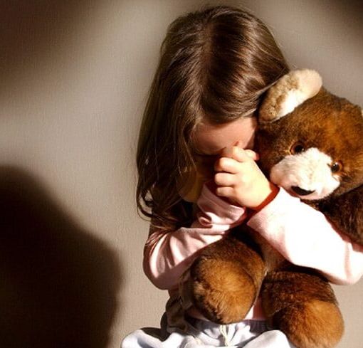 Abusi sessuali sulla figlia: 12 anni di galera a 47enne milanese